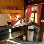 Schlafen Im Fass - Schlaffass - Abenteuer - Romantik - Haslifass مزرعة للإقامة انترتكيرشن
