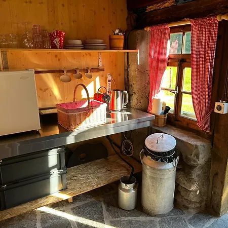 Schlafen Im Fass - Schlaffass - Abenteuer - Romantik - Haslifass Çiftlik konaklama Innertkirchen