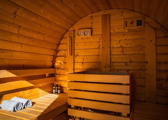 Schlafen Im Fass - Schlaffass - Abenteuer - Romantik - Haslifass Feriegård Innertkirchen